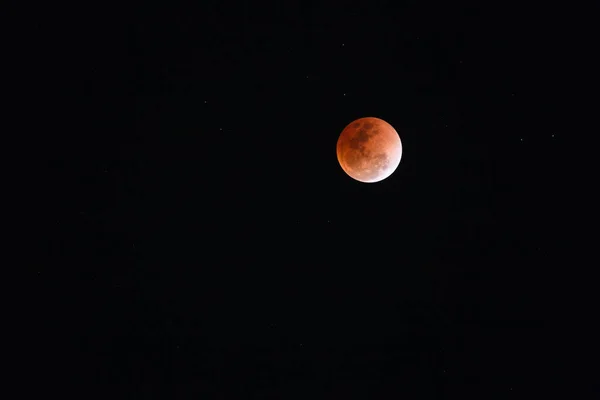 1 Mart 2018 'de ele geçirilen süper ay, Hong Kong