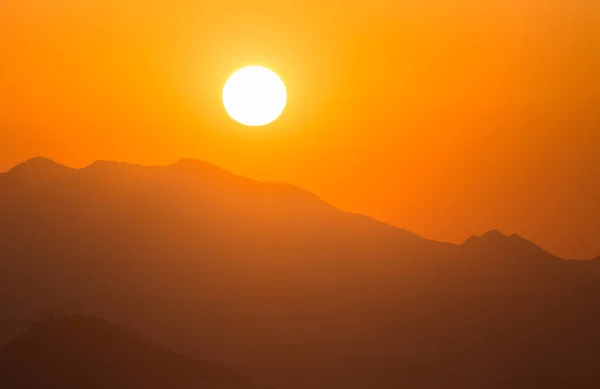 Tsim Sha Tsui limanında gün batımı görüntüsü, Hong Kong