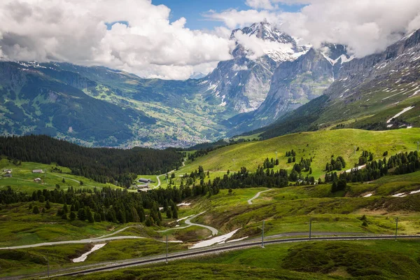 Mahtava Maisemakokoelma Sveitsissä — kuvapankkivalokuva