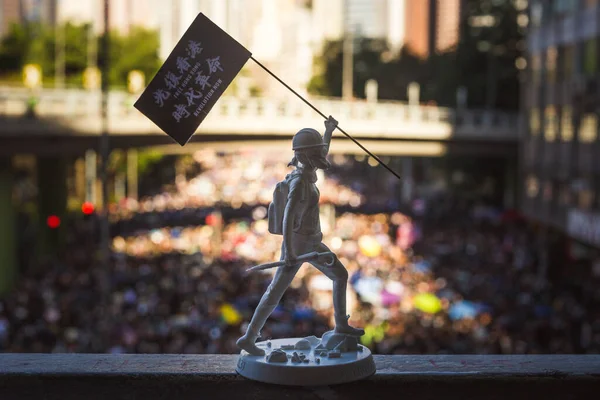 Hong Kong 'luların özgürlük için savaşmadaki kararlılığını gösteren figür.