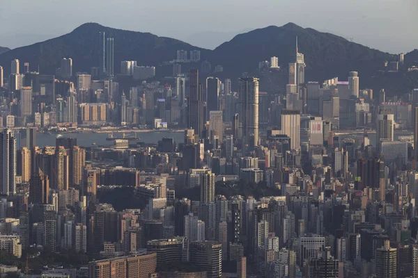 Beacon Hill, Hong Kong 'daki şehir manzarasının kayda değer bir görüntüsü.
