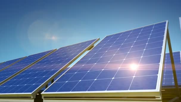 Produzione Energia Verde Pannelli Solari Fotocamera Muove Lentamente Attraverso Campo — Video Stock