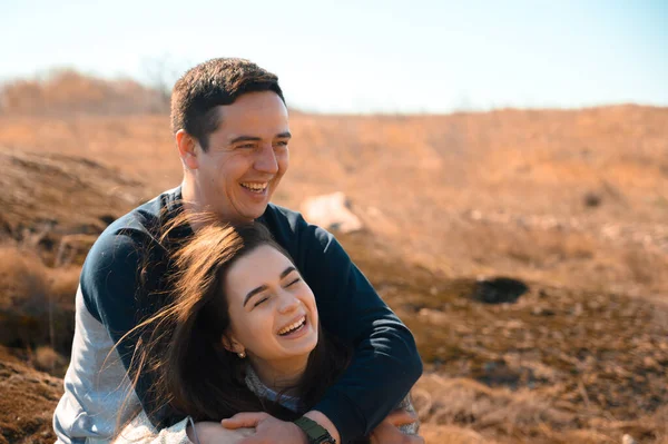 Adorável Jovem Casal Gastando Seu Tempo Uma Viagem Bom Começo — Fotografia de Stock