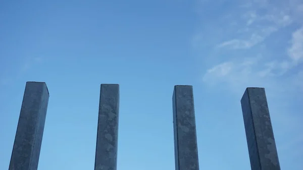 Stahlstangen Aus Nächster Nähe Vor Blauem Himmel — Stockfoto