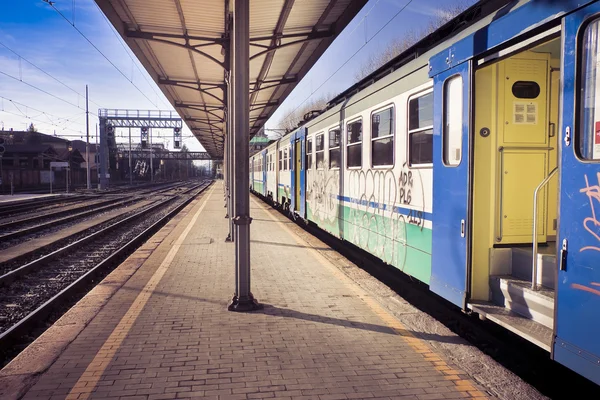 在意大利站 （意大利，托斯卡纳，卢卡列老火车) — 图库照片