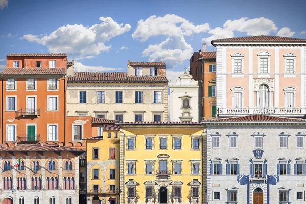 Abstraktní složení typických starých italských budov (Itálie-P — Stock fotografie