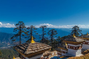 Thimphu, Butan 'daki Dochula Geçidi' nin 108 Anma Korosu
