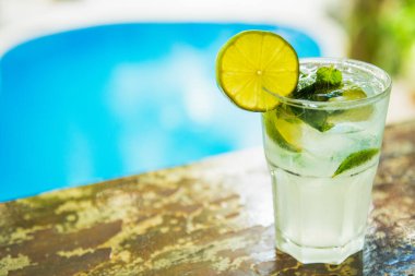 Tatil ortamında bilardo ile karışım