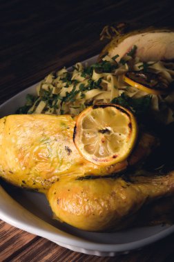 limonlu tavuk ve makarna.