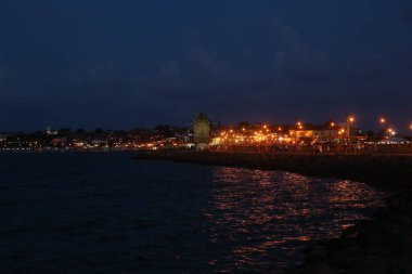 27 Ağustos 2018, Bulgaristan, Nessebar eski yel değirmeni. Bulgaristan 'ın antik Nesebar kentindeki eski yel değirmeni. Eski kentin girişi. UNESCO dünya mirası alanı.. 