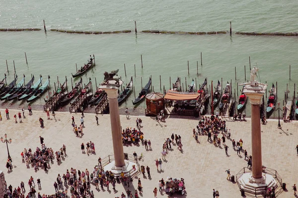 Siluetas Personas Góndolas Laguna Veneciana Venecia Italia — Foto de Stock