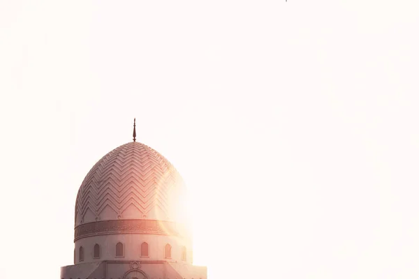 Domul Imens Unei Moschei Frumoase Lumina Soarelui Strălucitor Apusului Soarelui — Fotografie, imagine de stoc
