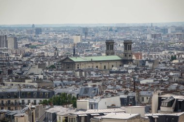 Paris 'in çatıları. Yüksek perspektiften Paris 'in binaları. Paris 'in çeşitli çatıları ve evleri