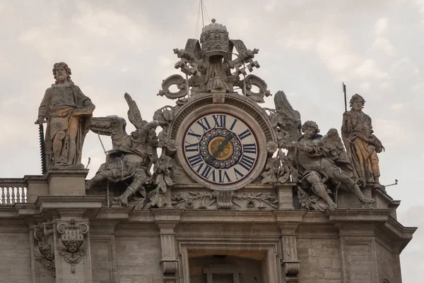 Roof Clocks Statues Saint Peter Basilica Vatical — Stock Photo, Image