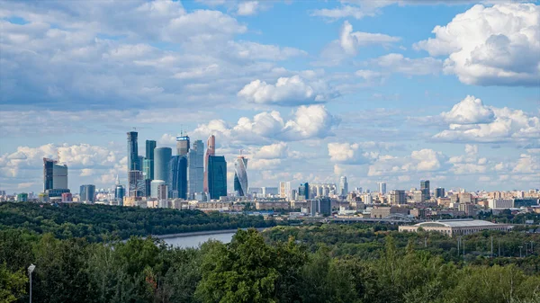 Moscovo Cidade Baixa Torre Cidade Distrito Próximo Formam Uma Distância — Fotografia de Stock