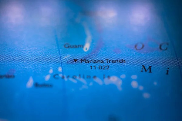 Shallow Depth Field Focus Geografische Kaart Locatie Van Mariana Trench Stockafbeelding