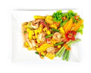 Tayland baharatlı karidesli mısır salatası Tayland usulü sağlıklı yemek Tayland mutfağı Tayland mutfağı oyulmuş sebzelerle süslenir.