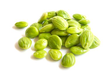 Acı fasulye ya da kokulu fasulye Thailad Acı biber ya da baharatlı baharat yapıştırmak için sator malzemesini ara Tayland 'ın güneyinde beyaz arka planda izole edilmiş.