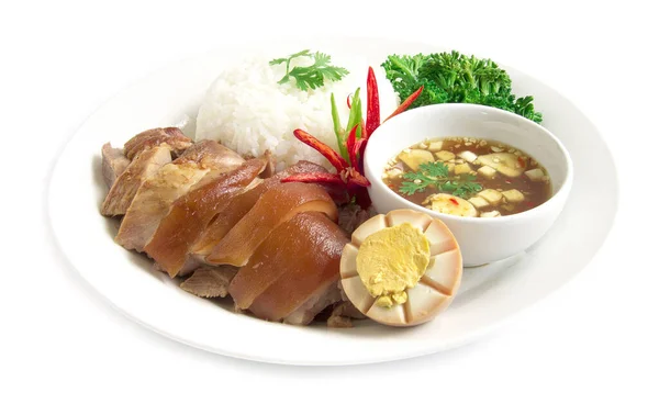 달걀을 곁들인 소스와 소스는 오이를 태국의 스타일은 배경에서 태국에서 인기있는 — 스톡 사진