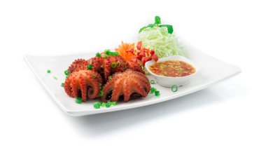 Soya sosunda kızartılmış ahtapot. Baharatlı Baharatlı Sos Aperatifi.