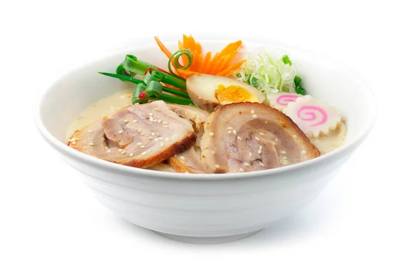 Tonkotsu Ramen Thin Noodles Gaya Jepang Dalam Sup Babi Krim — Stok Foto