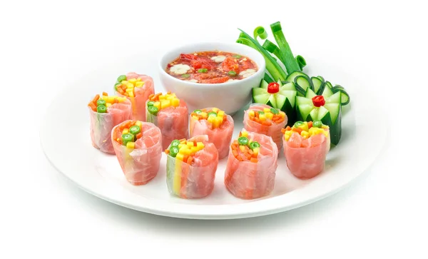 Papaya Salad Salmon Rolls Σερβίρεται Papaya Spicy Sauce Thai Tasty — Φωτογραφία Αρχείου