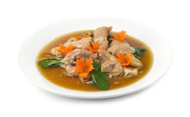 Pirinç eriştesi domuz etli, lahana soslu Çin sebzesi Çin usulü soya sosu Çin usulü oyulmuş havuçla süslenmiş Tayland sokak yemeklerinde popüler yemekler.