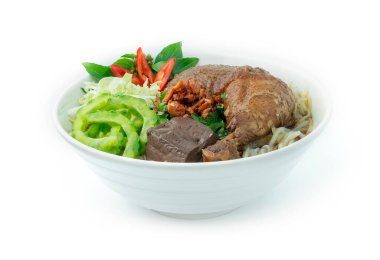 Pirinç Eriştesi Acı Kabak Kahverengi Çorba Haşlanmış Haşlanmış Davul Tavuğu, Kan Tavuğu Acı Kabak Dilimi, Acı Acı Acı Acı Acı Acı Acı Acı Acı Acı Acı Acı Acı Acı Acı Acı Acı Acı Sebze