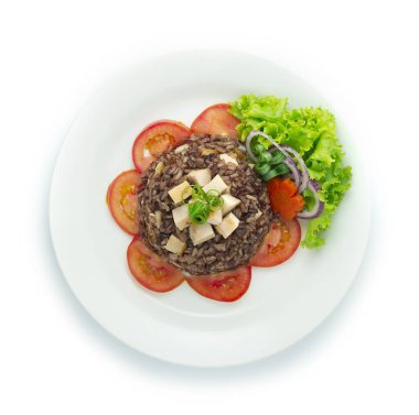 Taze soğan, salatalık oyması, salatalık, Asya usulü yavaş yemek füzyonu stili üst görünüm.