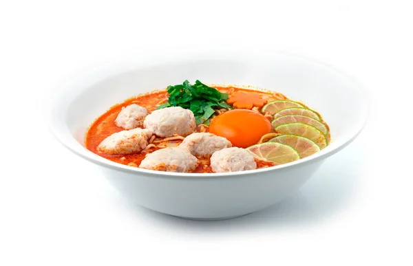 Instant Noodles Met Tom Yum Soep Romig Spicy Geserveerd Gehakt — Stockfoto