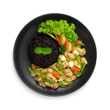 Kara biber soslu tavuk, pilav, Tayland yemeği, sağlıklı temiz yemek, diyet, kızarmış göğüs filetosu, sarımsaklı su ve soya sosu.