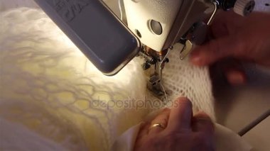Dikiş dikiş makinesi ile çalışma