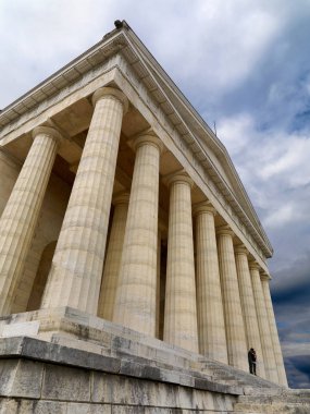 Sütun mimarisi ile manzara