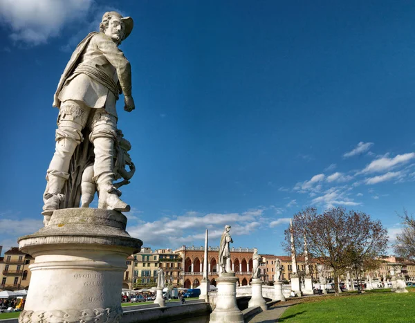 Kamienne Posągi Prato Della Valle Włoszech — Zdjęcie stockowe