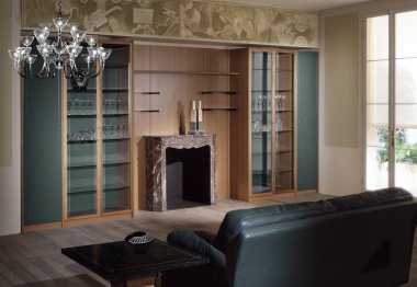 Mobilyalı ve pencereli kapalı bir ortam