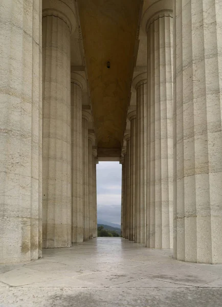 Paisaje Con Arquitectura Columna —  Fotos de Stock