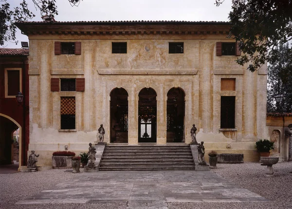 Façade Une Ancienne Villa Historique — Photo