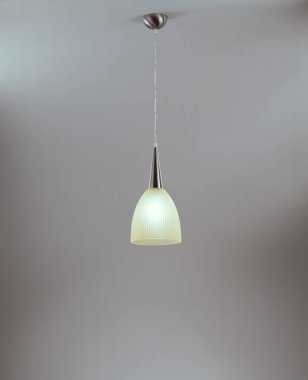 Beyaz arka planda modern avize