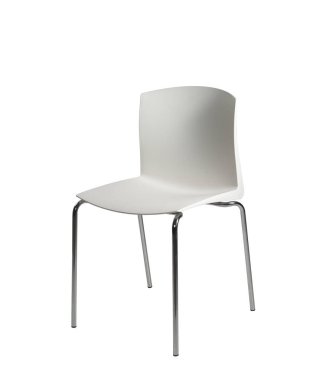 Beyaz arka planda plastik sandalye