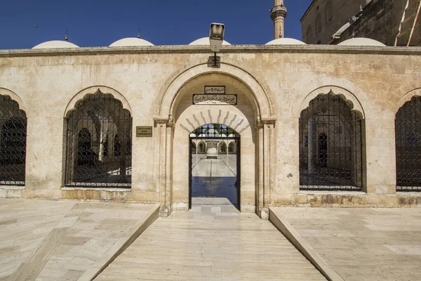Sanliurfa Turkey Липня 2017 Вид Мечеть Мевліді Галіль Свого Подвір — стокове фото