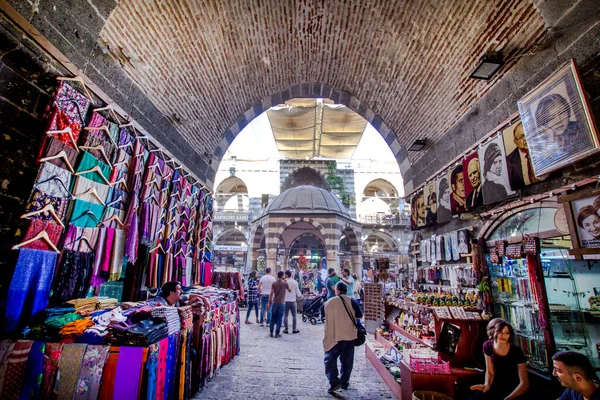 Diyarbakir Turkey August 2017 View Arch Old Stone Fountain Courtyard — Stock Photo, Image