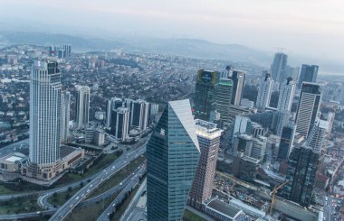 İSTANBUL, TURKEY - 31 Ocak 2016: İstanbul 'daki Safir İstanbul' un en büyük gökdeleni İstanbul 'u ve İstanbul Boğazı' nı gözlem kulesinden görebiliyordu.