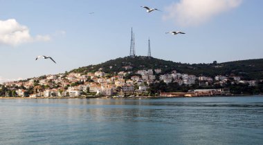Burgaz Adasi, İstanbul yakınlarındaki Marmara Denizi 'nin en büyük üçüncü şehridir..