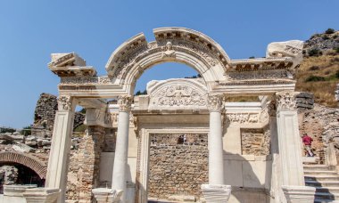 IZMIR, TURKEY - 31 Temmuz 2015; Efes, İzmir 'in İzmir ilinin bugünkü Selcuk ilçesinin üç kilometre güneybatısında, İyonya kıyısında antik bir Yunan kentidir..