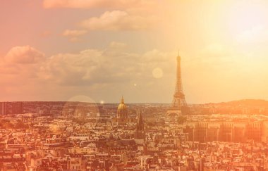 PARIS, FRANCE- 18 AĞUSTOS 2014; Notre Dame Katedrali 'nden görüş tüm Paris' i görebilir