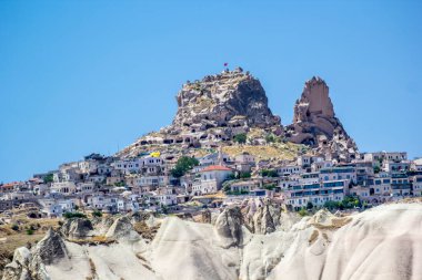 Türkiye 'de Kapadokya' da Goreme mağara kentinin günbatımının görüntüsü