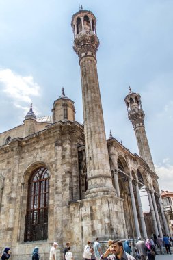 KONYA, TURKEY - 25 Temmuz 2015; Aziziye Camisi, Konya, Türkiye 'de bir Osmanlı camii. Mimari stil borok ve geleneksel Osmanlı mimarisinin bir karışımıdır..