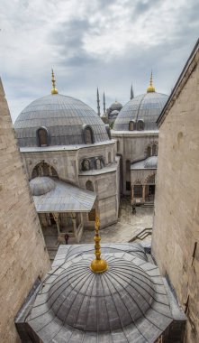İSTANBUL, TURKEY - 23 Nisan 2016; İstanbul, Türkiye 'den Sultan Ahmed Camii (Mavi Cami)