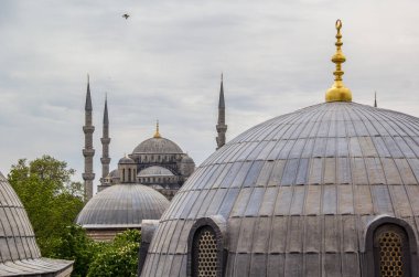 İSTANBUL, TURKEY - 23 Nisan 2016; İstanbul, Türkiye 'den Sultan Ahmed Camii (Mavi Cami)