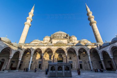 ISTANBUL, TURKEY - 25 Haziran 2016; Süleyman Camii, İstanbul 'un Üçüncü Tepesi' nde yer alan bir Osmanlı İmparatorluk camii. Şehirdeki en büyük camidir.,